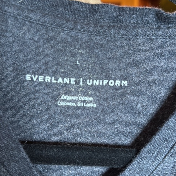 Everlane Men's Charcoal Gray The Essential Organic V-Neck Tee Size Large - Picture 7 of 12